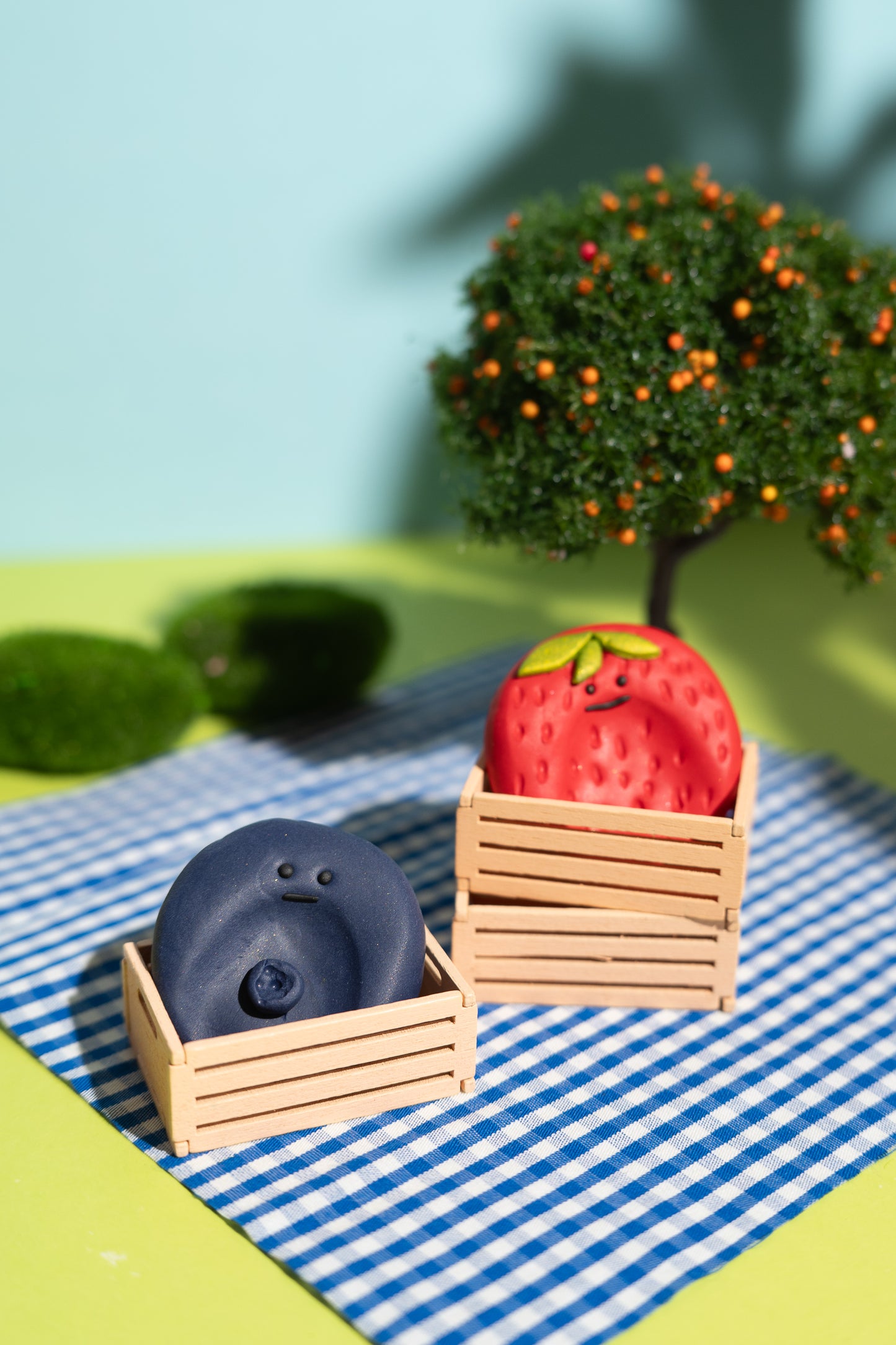 Polymer Clay Blaubeere Fidget Toy Sorgenstein handgefertigt ohne Glanz