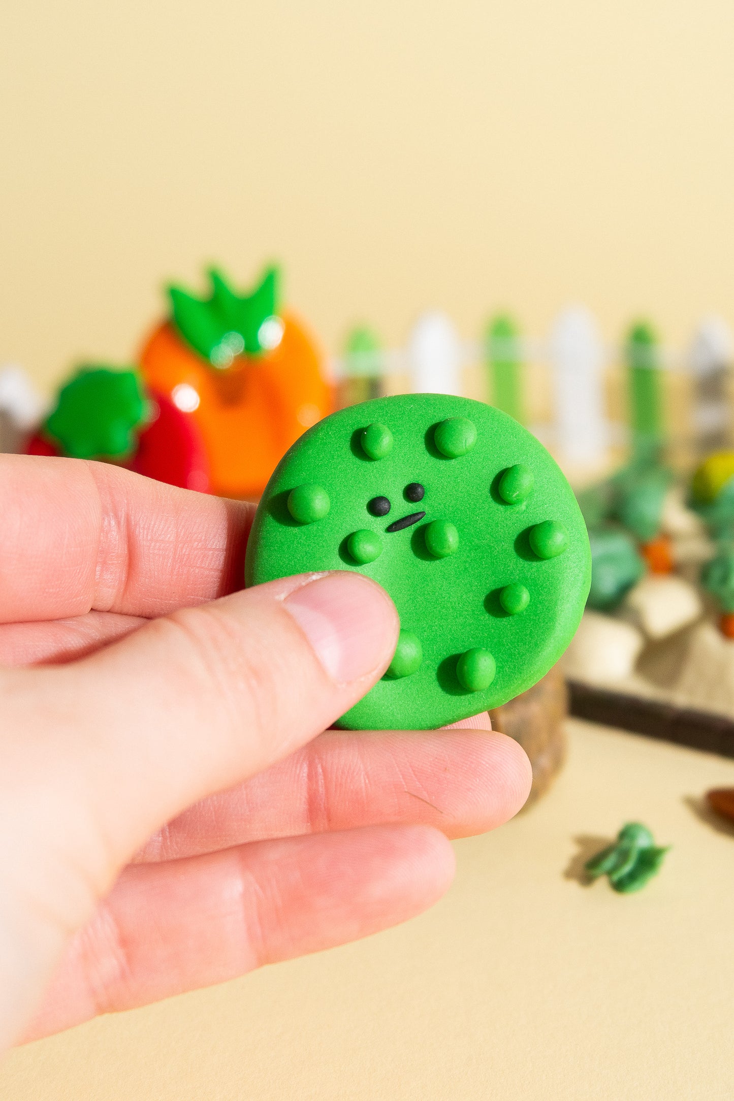 Handgemachter Sorgenstein „Saure Gurke“ | Fidget Toy