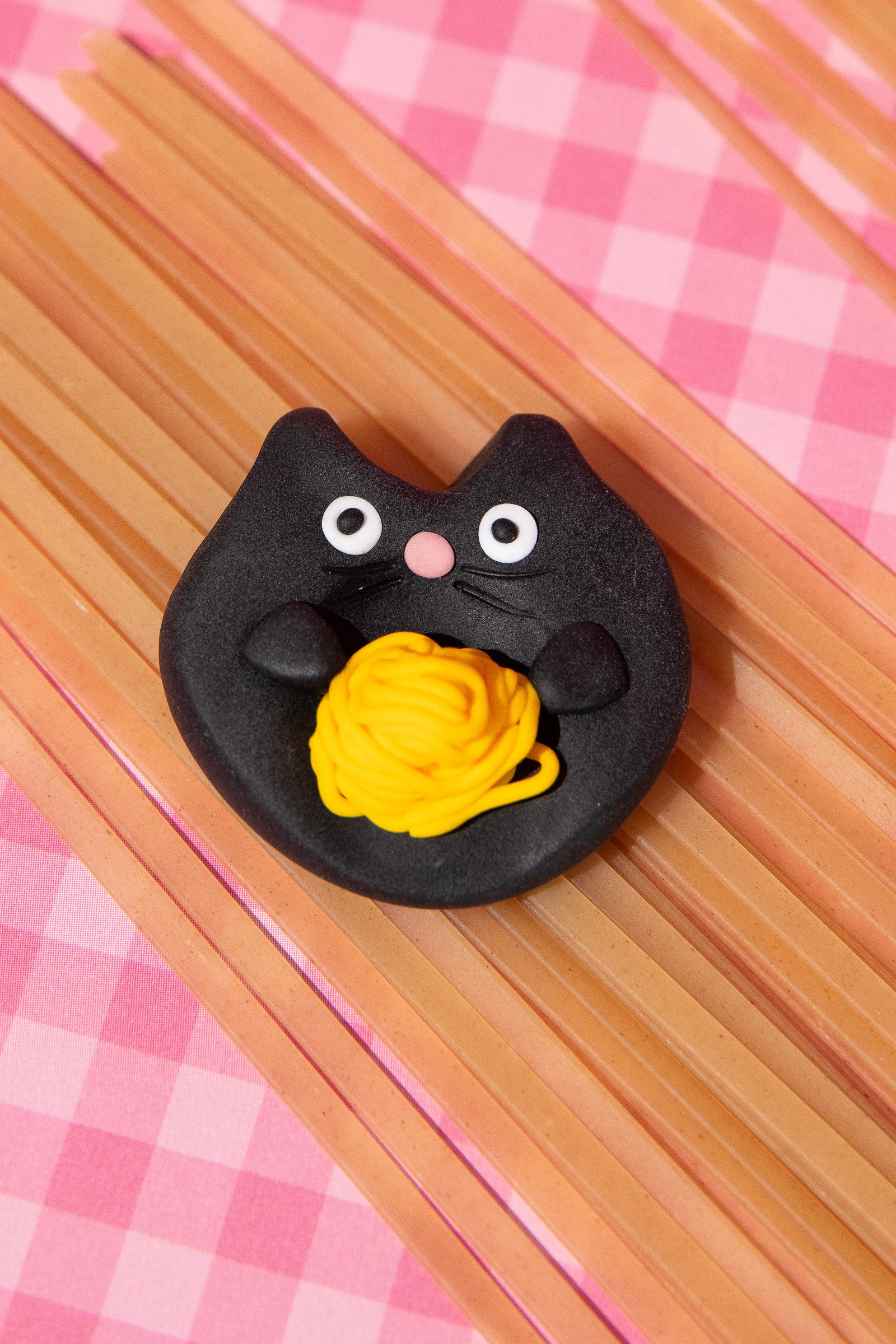 Katzen Sorgenstein mit Pasta zur Unterstützung des Nervensystems