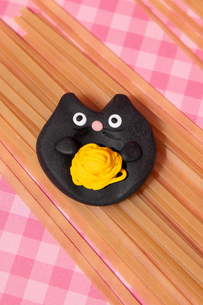 Katzen Sorgenstein mit Pasta zur Unterstützung des Nervensystems